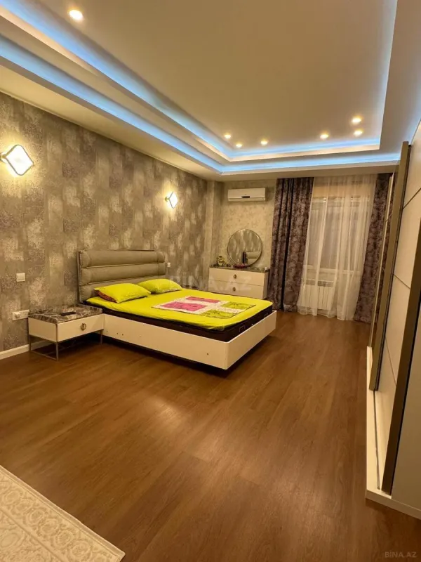 Satılır 4 otaqlı mənzil 167 m²