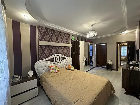 Satılır 3 otaqlı mənzil 130 m²