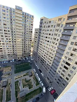 Satılır 2 otaqlı mənzil 68 m²