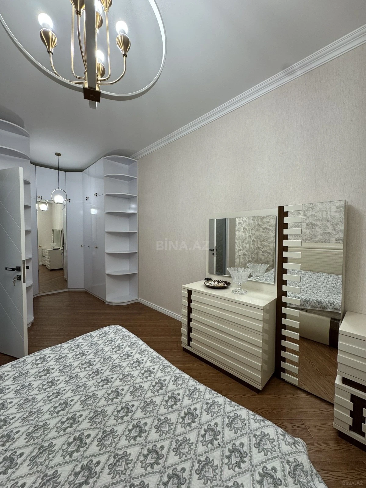 Kirayə verilir 3 otaqlı mənzil 110 m²