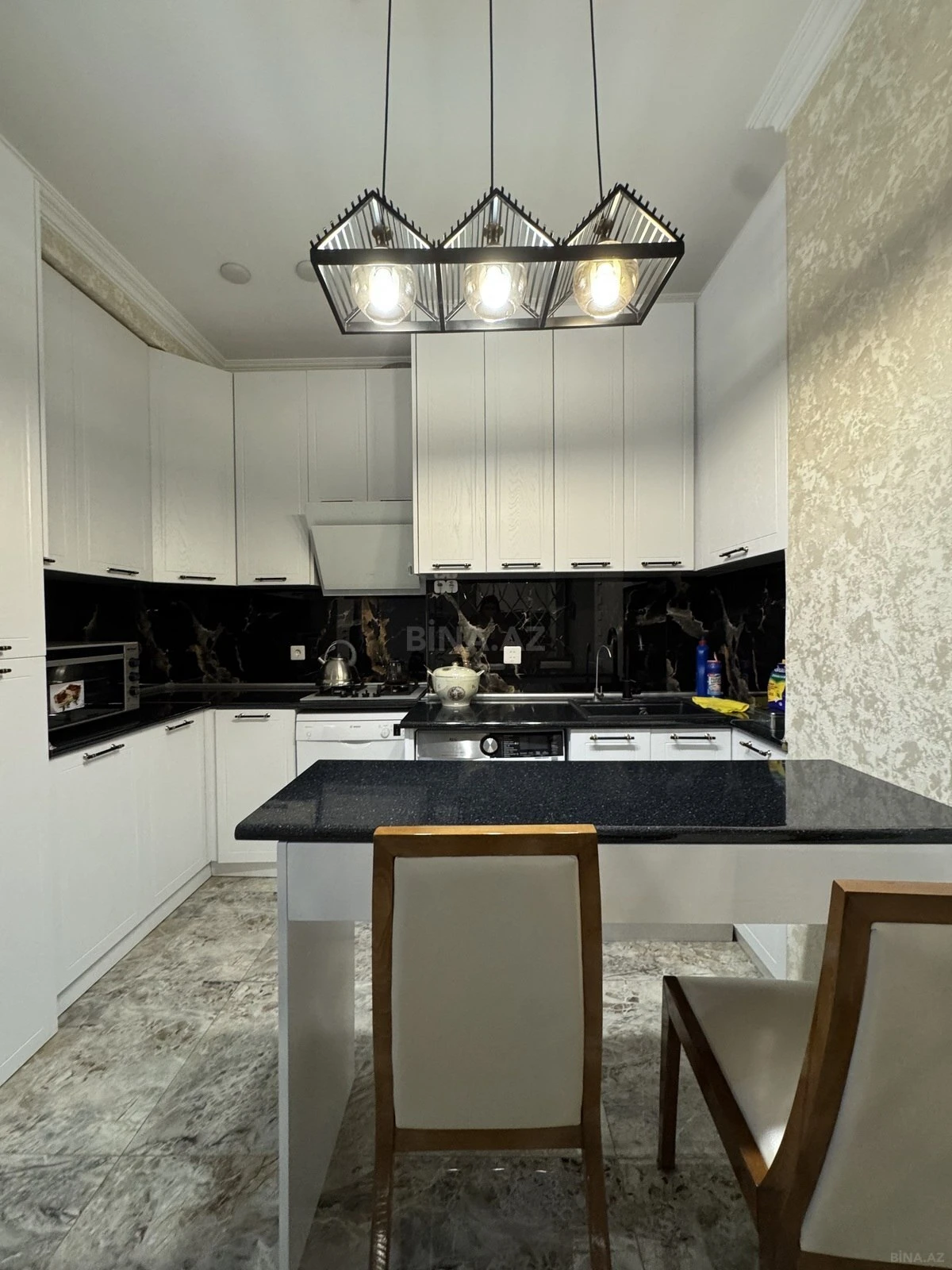 Kirayə verilir 3 otaqlı mənzil 110 m²