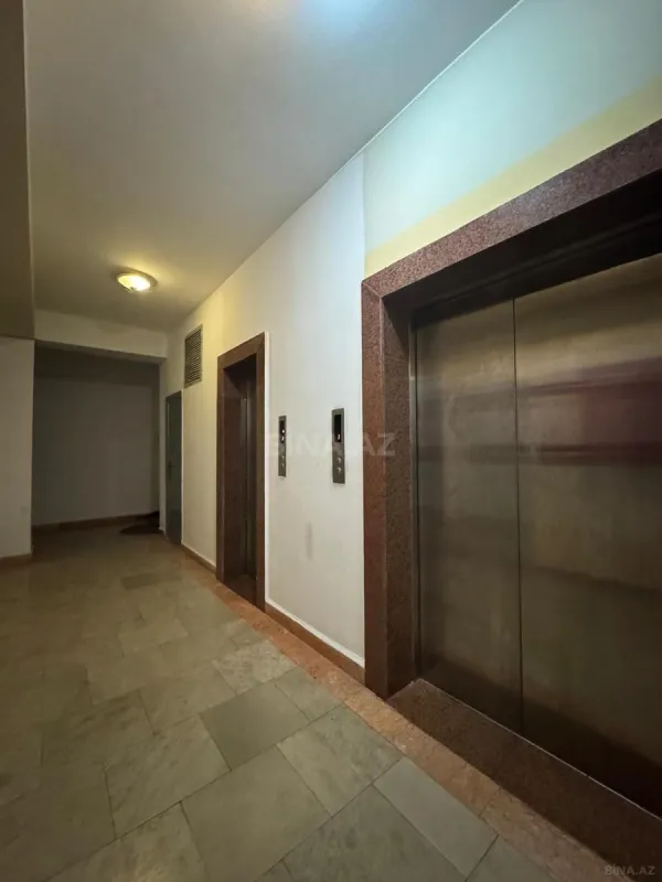 Satılır 2 otaqlı mənzil 126 m²