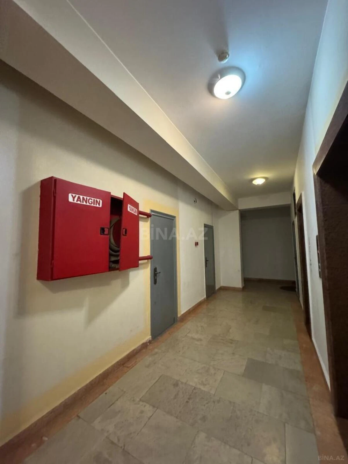 Satılır 2 otaqlı mənzil 126 m²