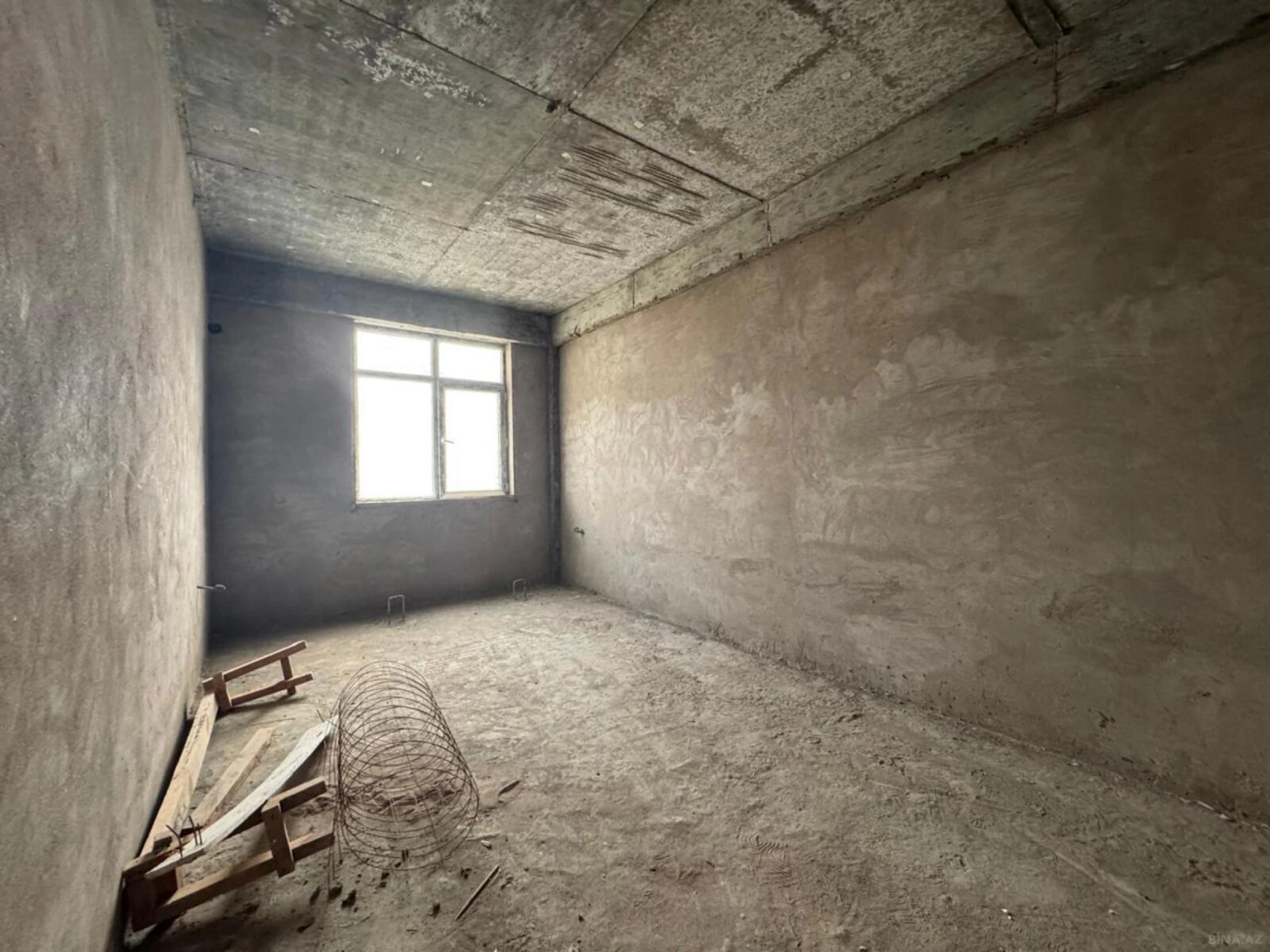 Satılır 2 otaqlı mənzil 126 m²