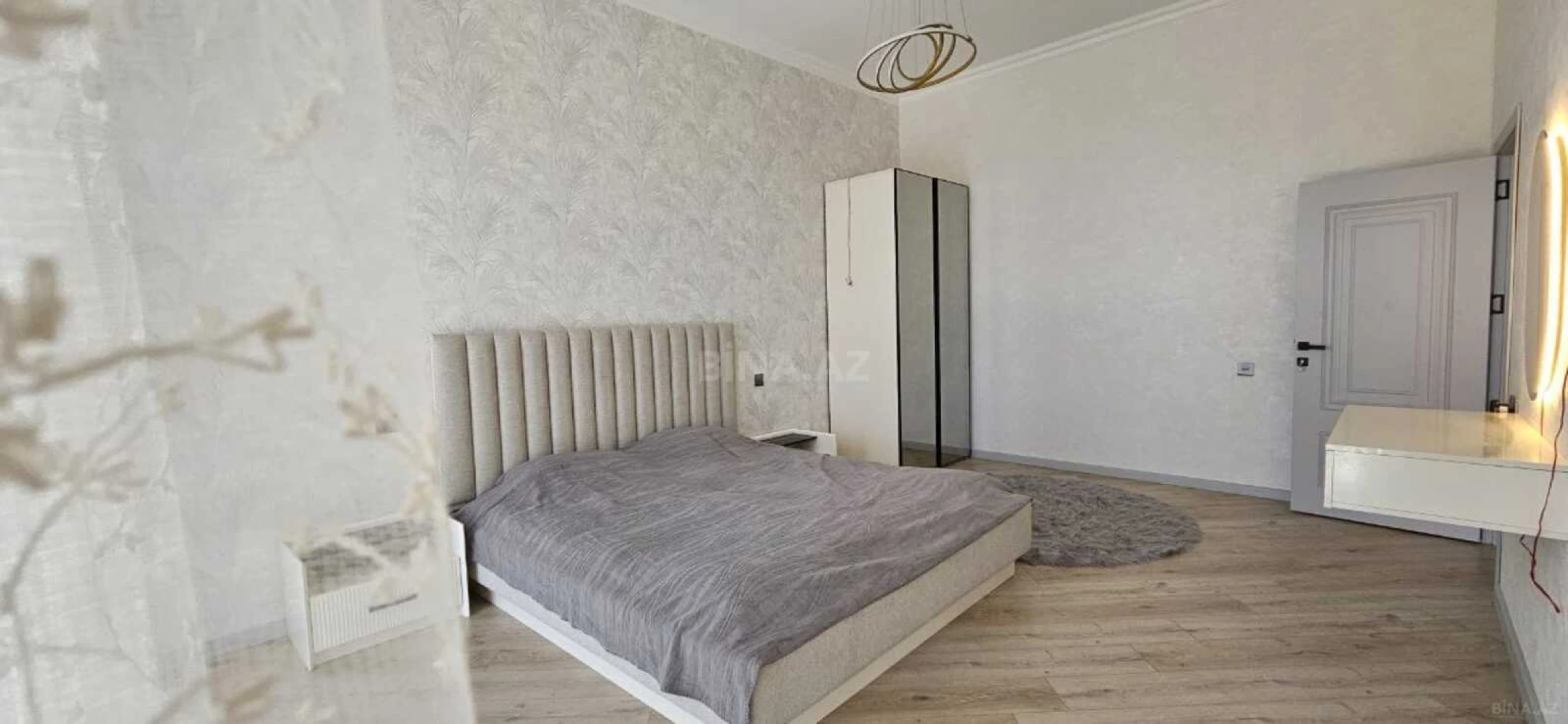 Satılır 4 otaqlı həyət evi 240 m²