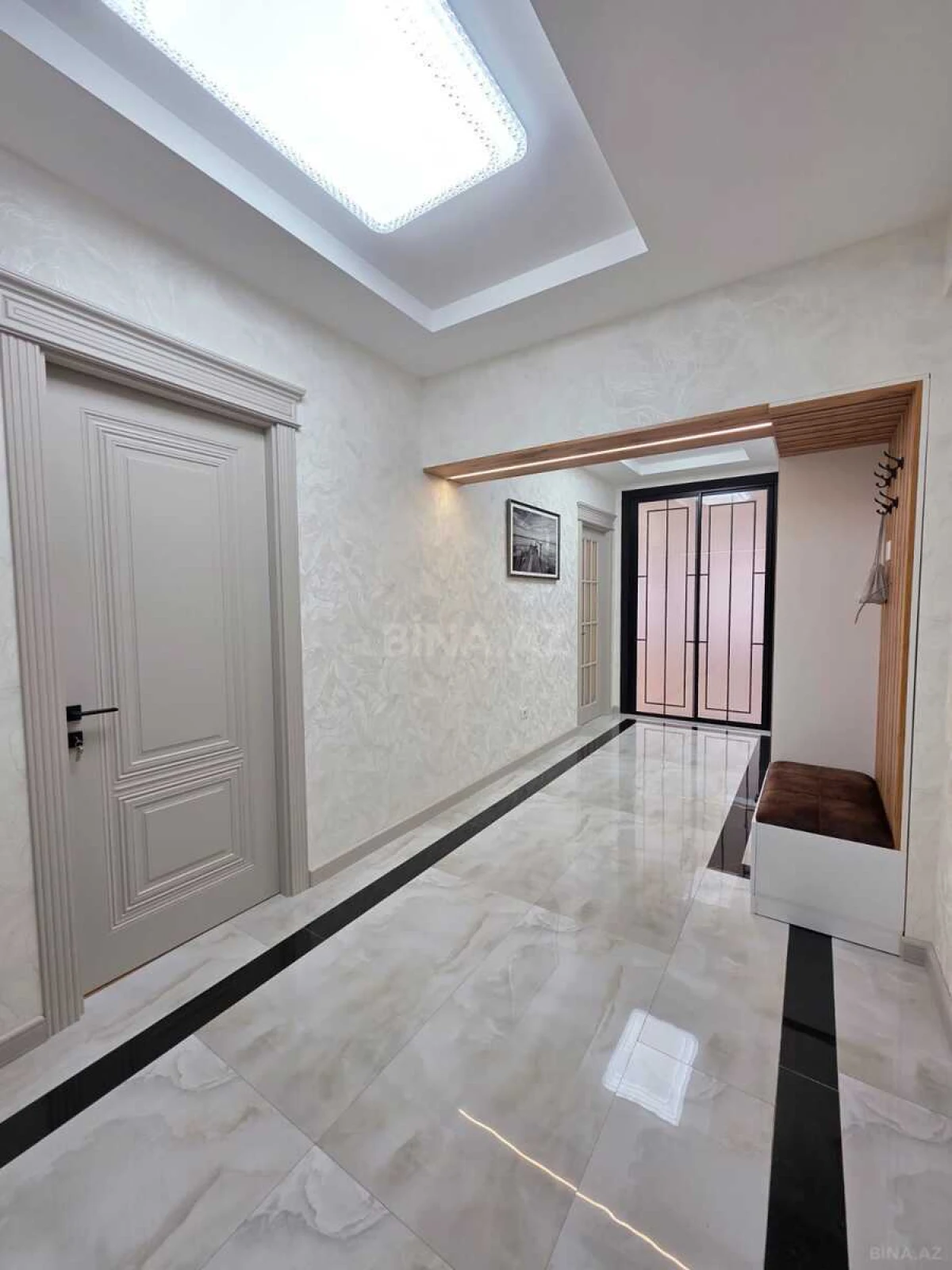Satılır 3 otaqlı mənzil 127 m²