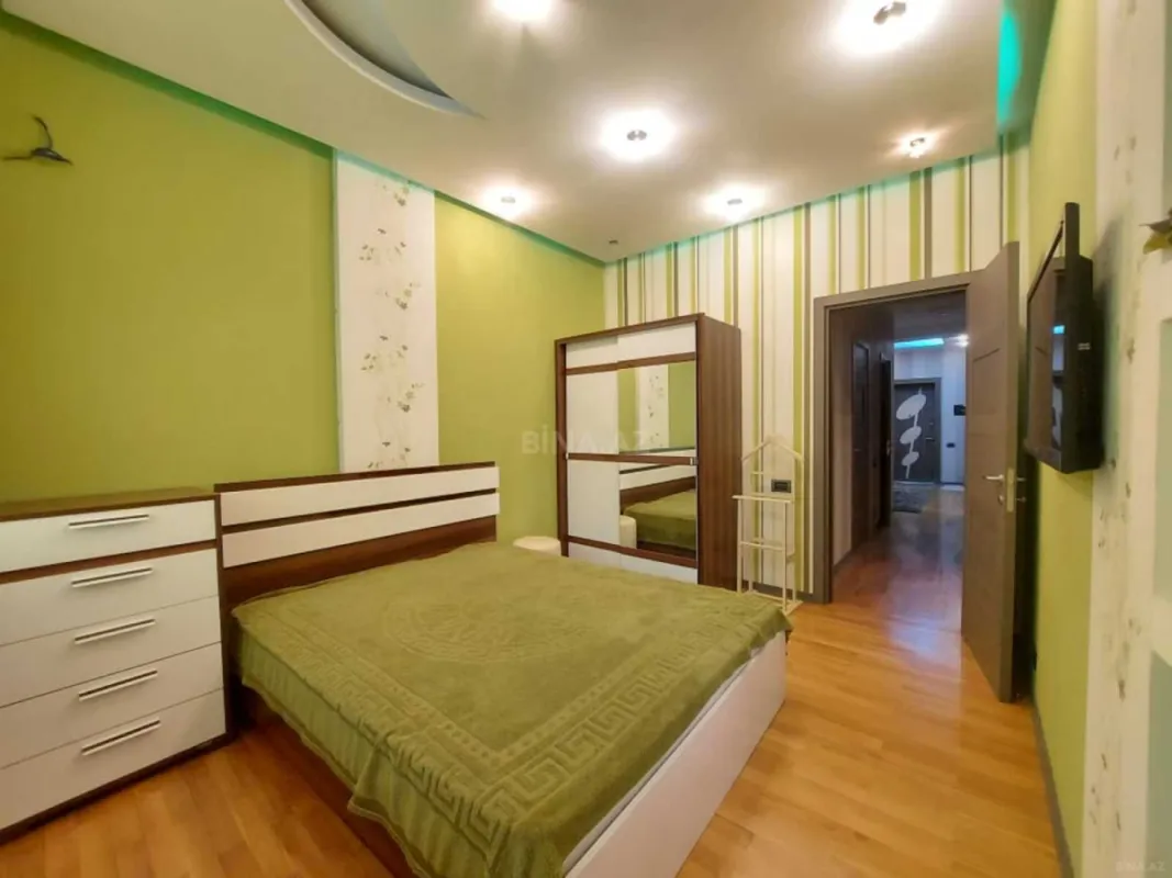 Kirayə verilir 3 otaqlı mənzil 150 m²