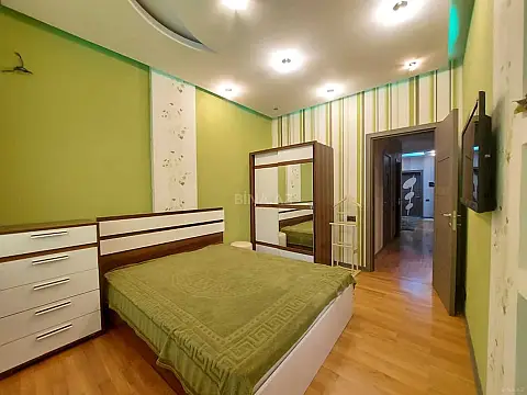 Kirayə verilir 3 otaqlı mənzil 150 m²