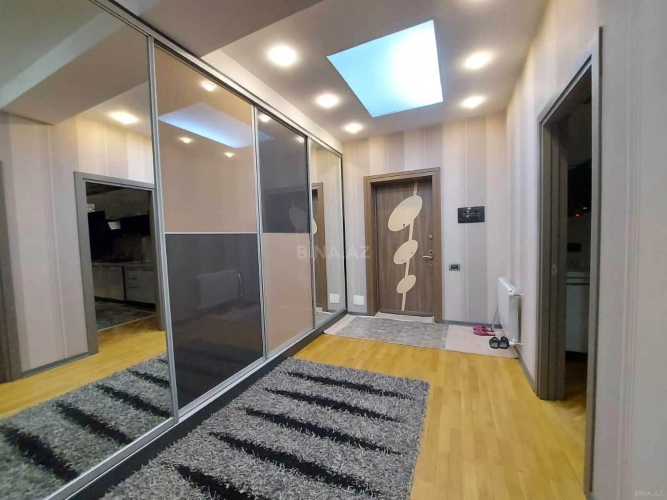 Kirayə verilir 3 otaqlı mənzil 150 m²