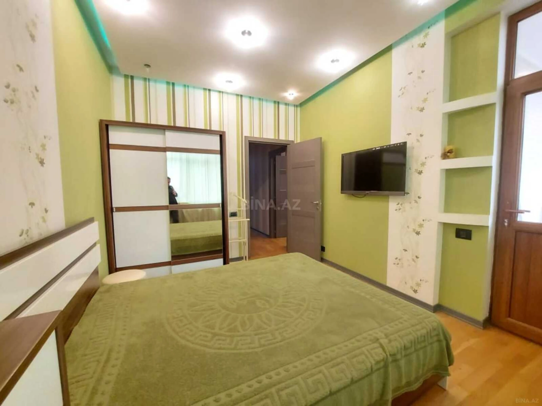 Kirayə verilir 3 otaqlı mənzil 150 m²