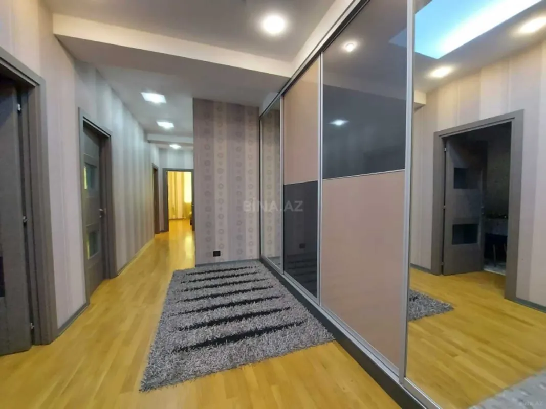 Kirayə verilir 3 otaqlı mənzil 150 m²