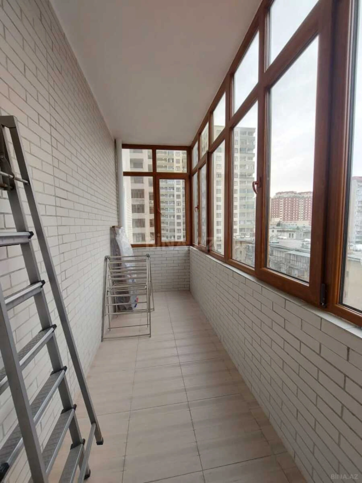 Kirayə verilir 3 otaqlı mənzil 150 m²