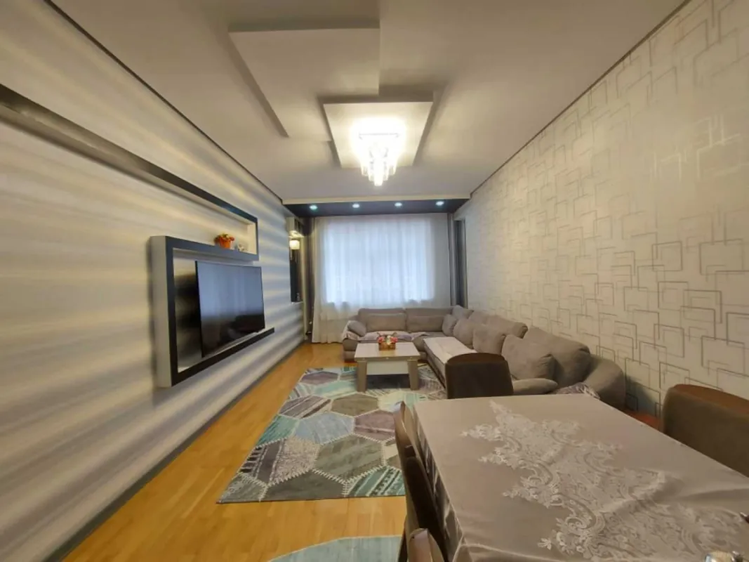 Kirayə verilir 3 otaqlı mənzil 150 m²