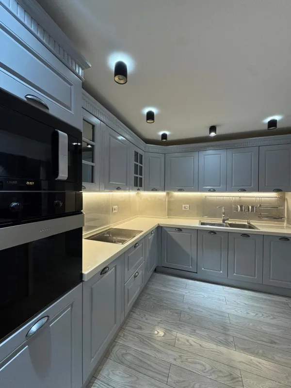 Kirayə verilir 3 otaqlı mənzil 150 m²