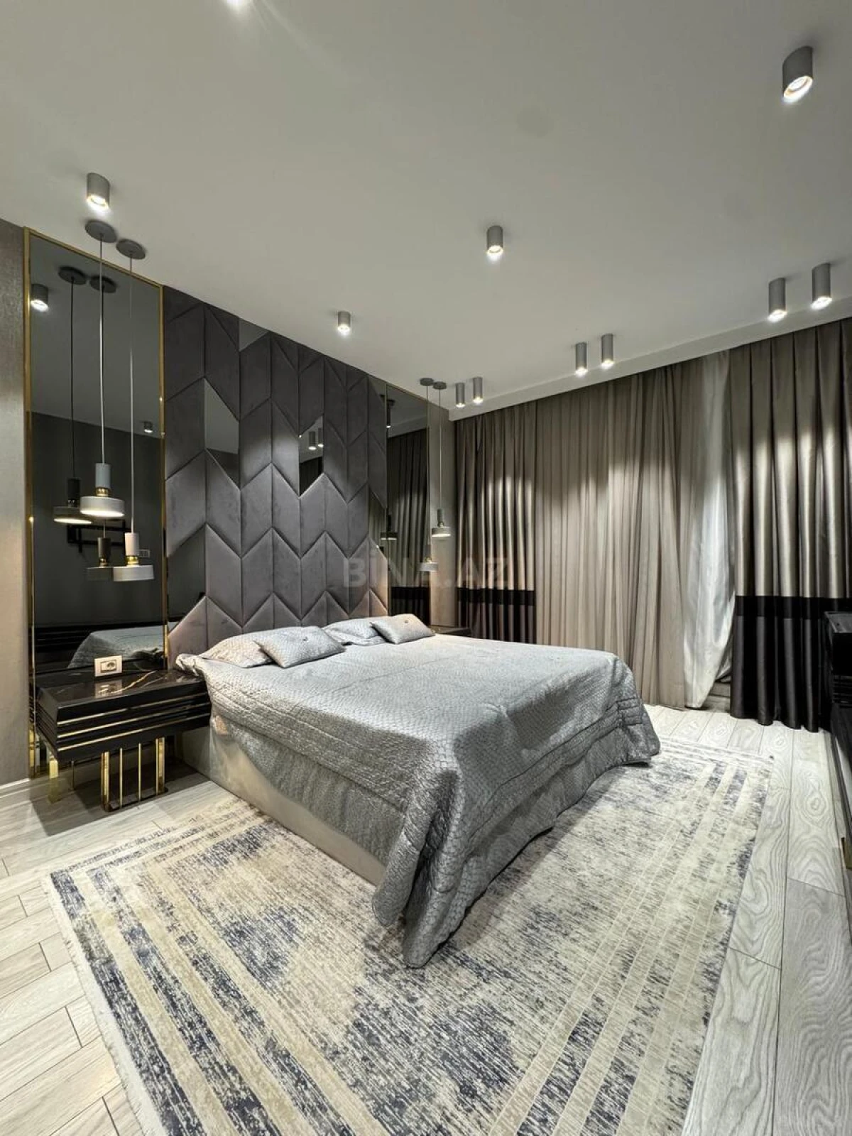 Kirayə verilir 3 otaqlı mənzil 150 m²