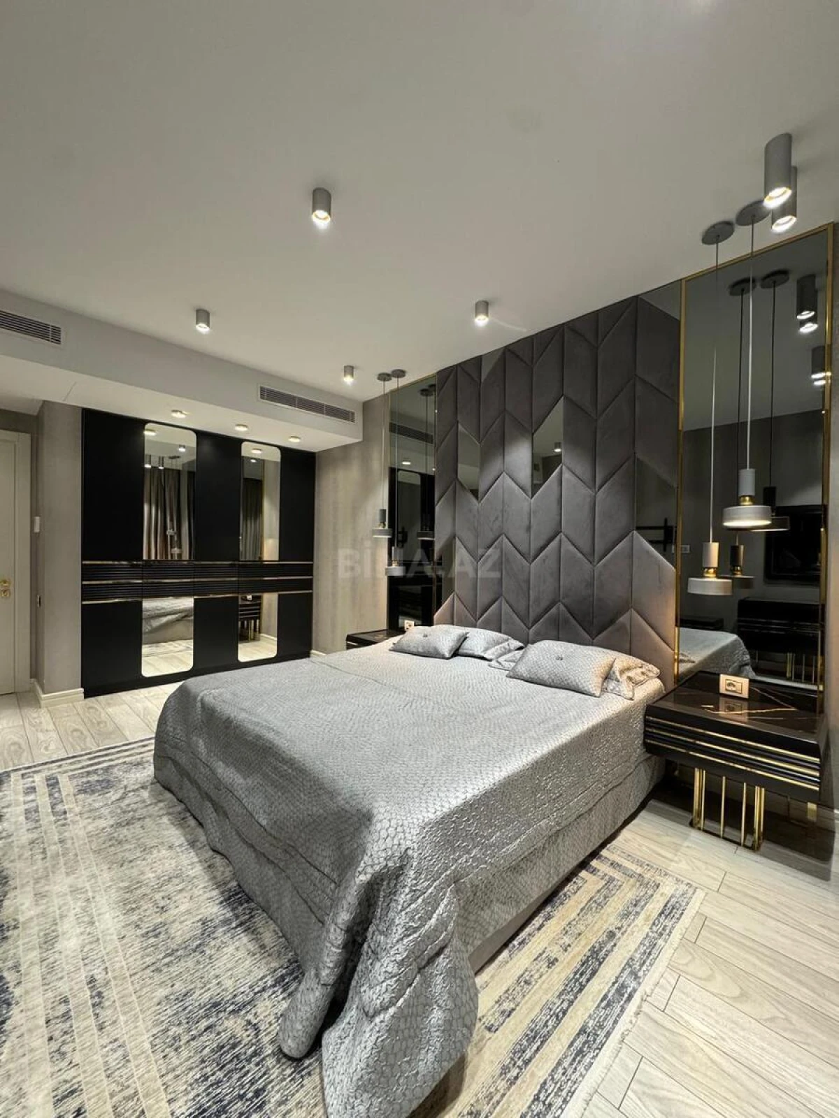 Kirayə verilir 3 otaqlı mənzil 150 m²