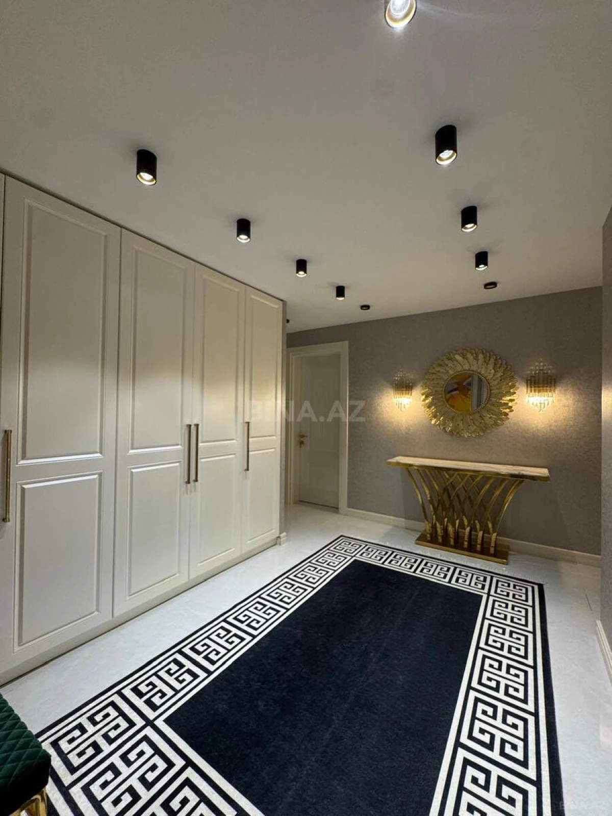 Kirayə verilir 3 otaqlı mənzil 150 m²