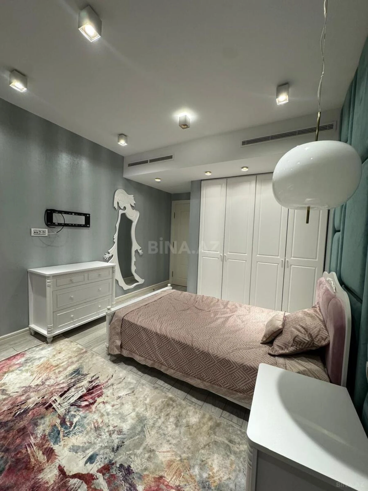Kirayə verilir 3 otaqlı mənzil 150 m²