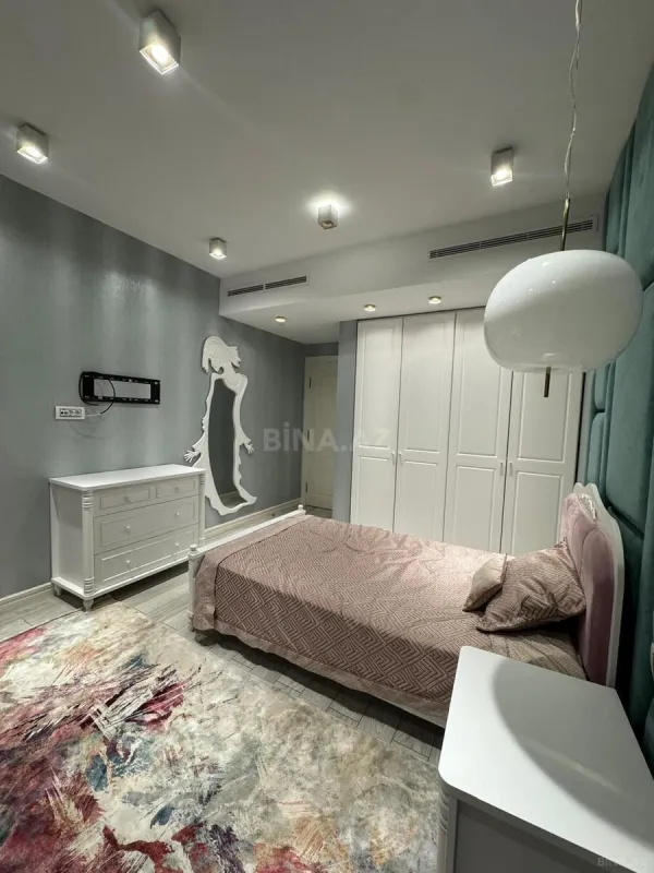 Kirayə verilir 3 otaqlı mənzil 150 m²