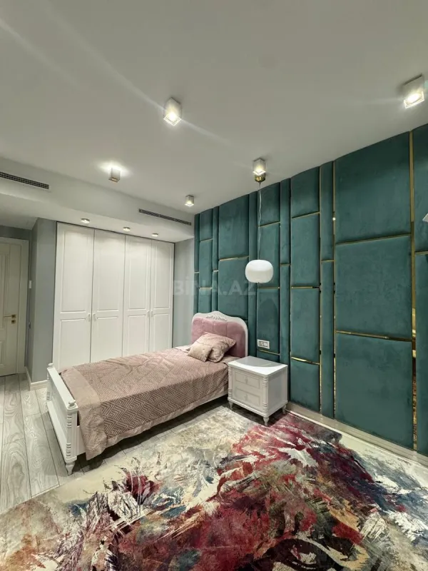 Kirayə verilir 3 otaqlı mənzil 150 m²