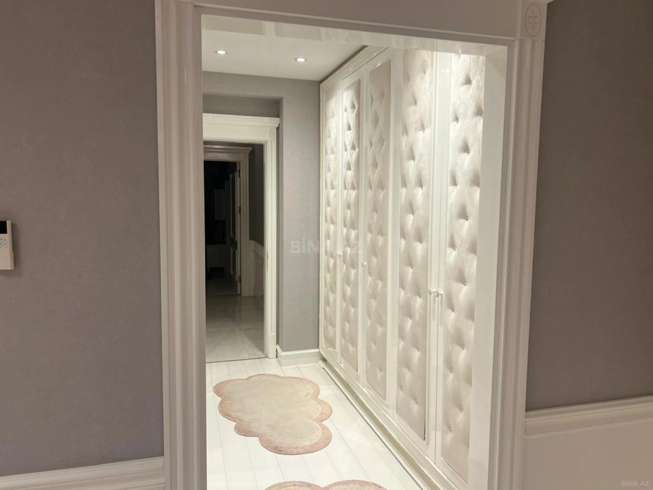 Kirayə verilir 5 otaqlı mənzil 400 m²