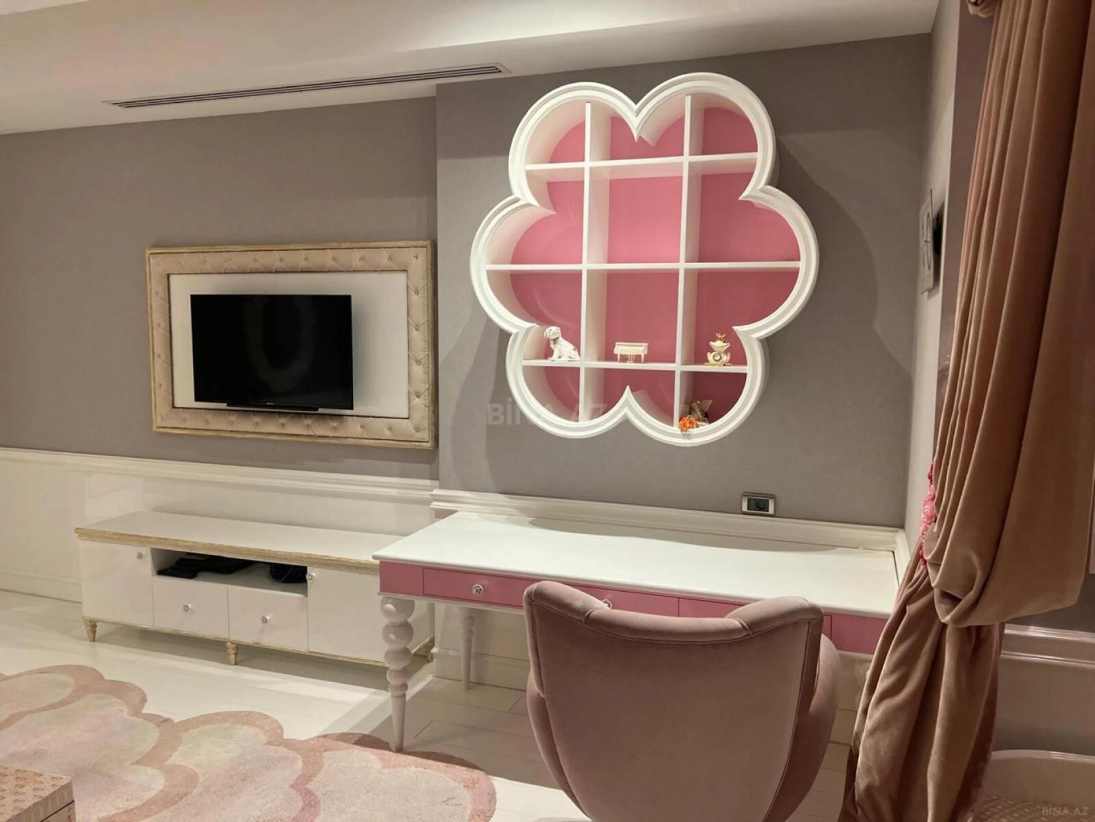 Kirayə verilir 5 otaqlı mənzil 400 m²