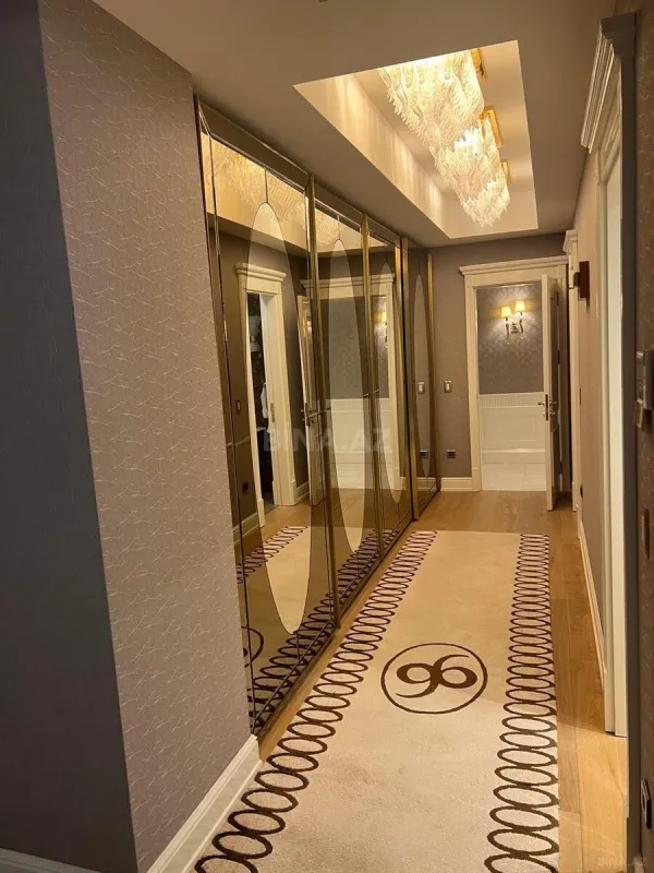 Kirayə verilir 5 otaqlı mənzil 400 m²