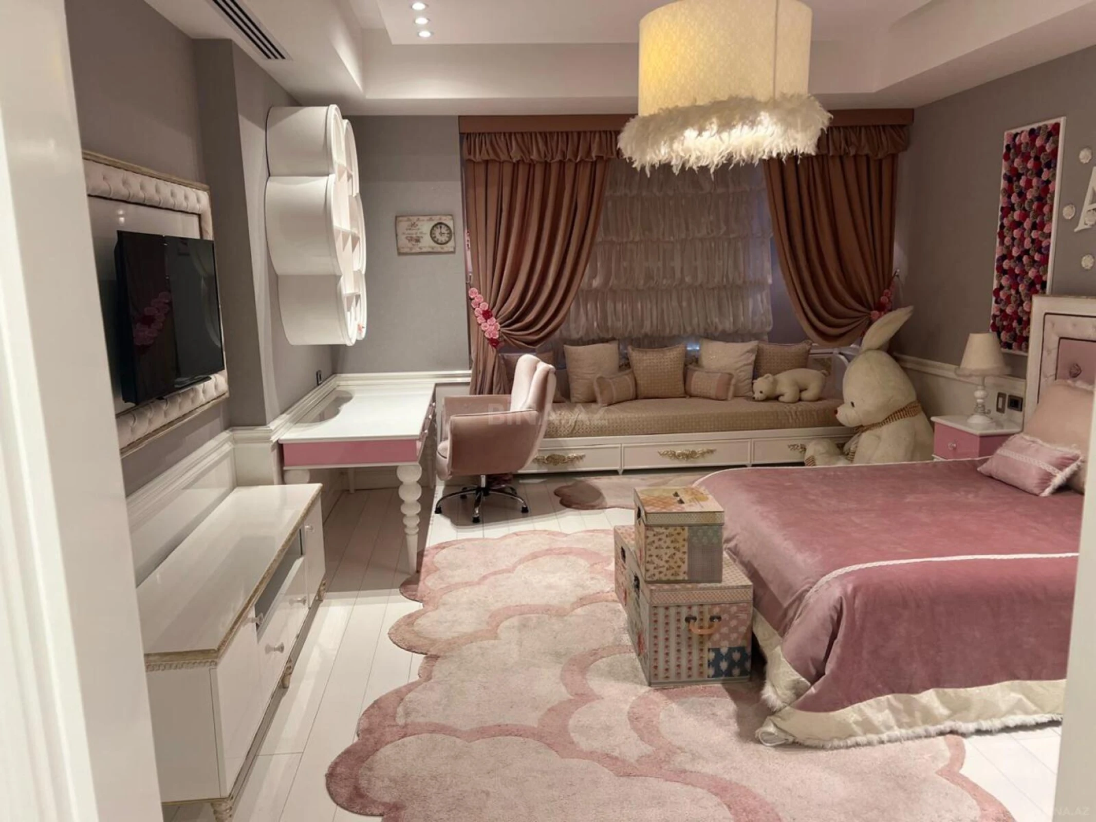 Kirayə verilir 5 otaqlı mənzil 400 m²