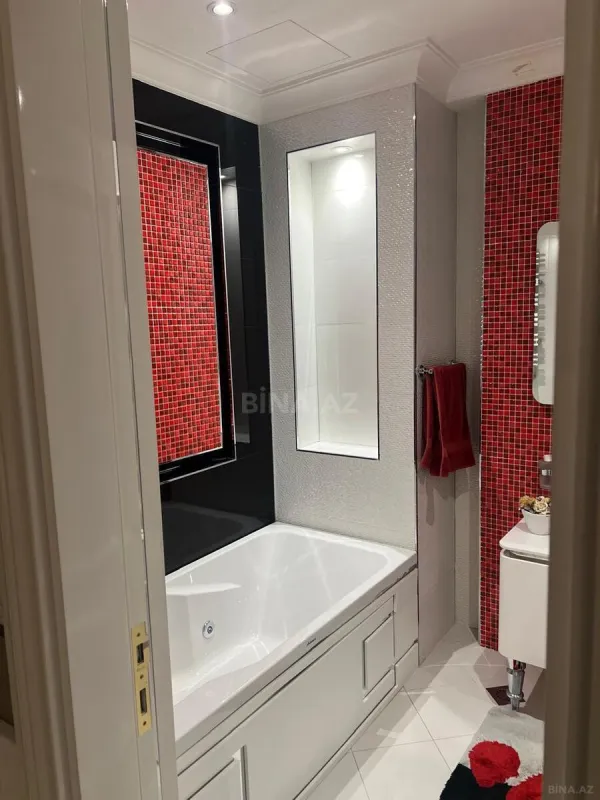 Kirayə verilir 5 otaqlı mənzil 400 m²