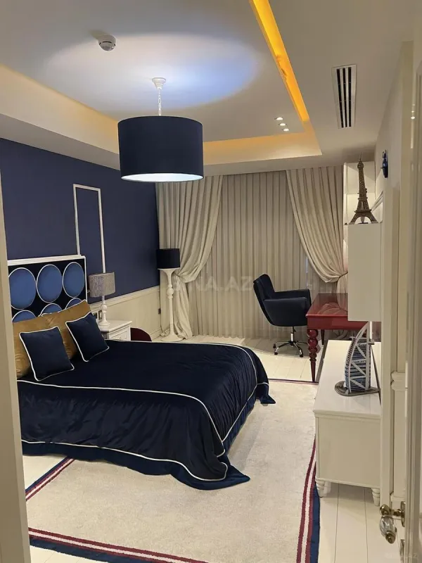 Kirayə verilir 5 otaqlı mənzil 400 m²