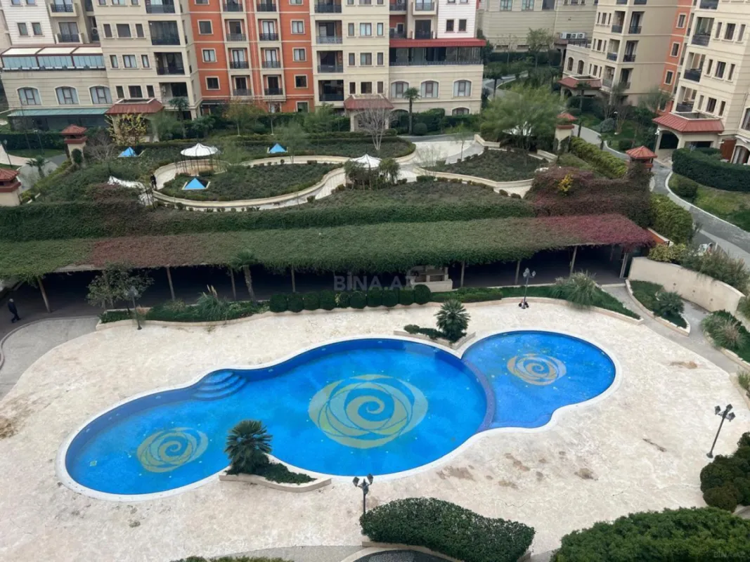 Kirayə verilir 5 otaqlı mənzil 400 m²