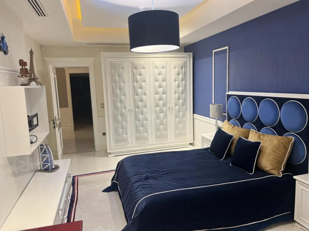 Kirayə verilir 5 otaqlı mənzil 400 m²