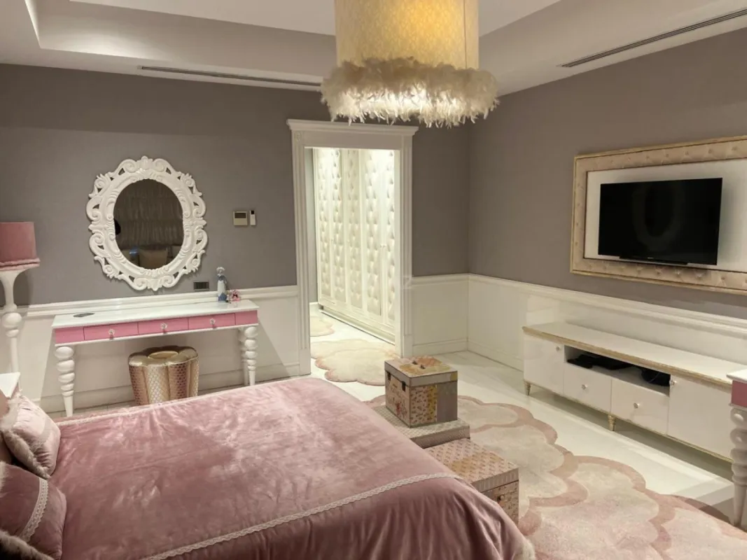 Kirayə verilir 5 otaqlı mənzil 400 m²