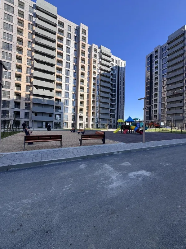 Satılır 3 otaqlı mənzil 101.2 m²