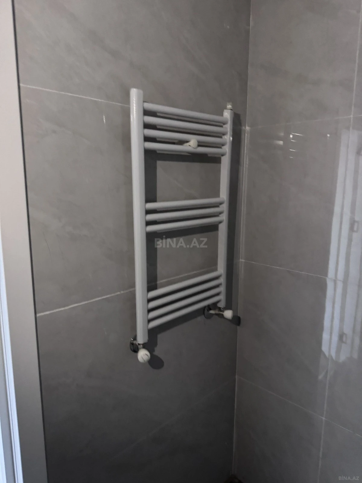 Satılır 3 otaqlı mənzil 101.2 m²