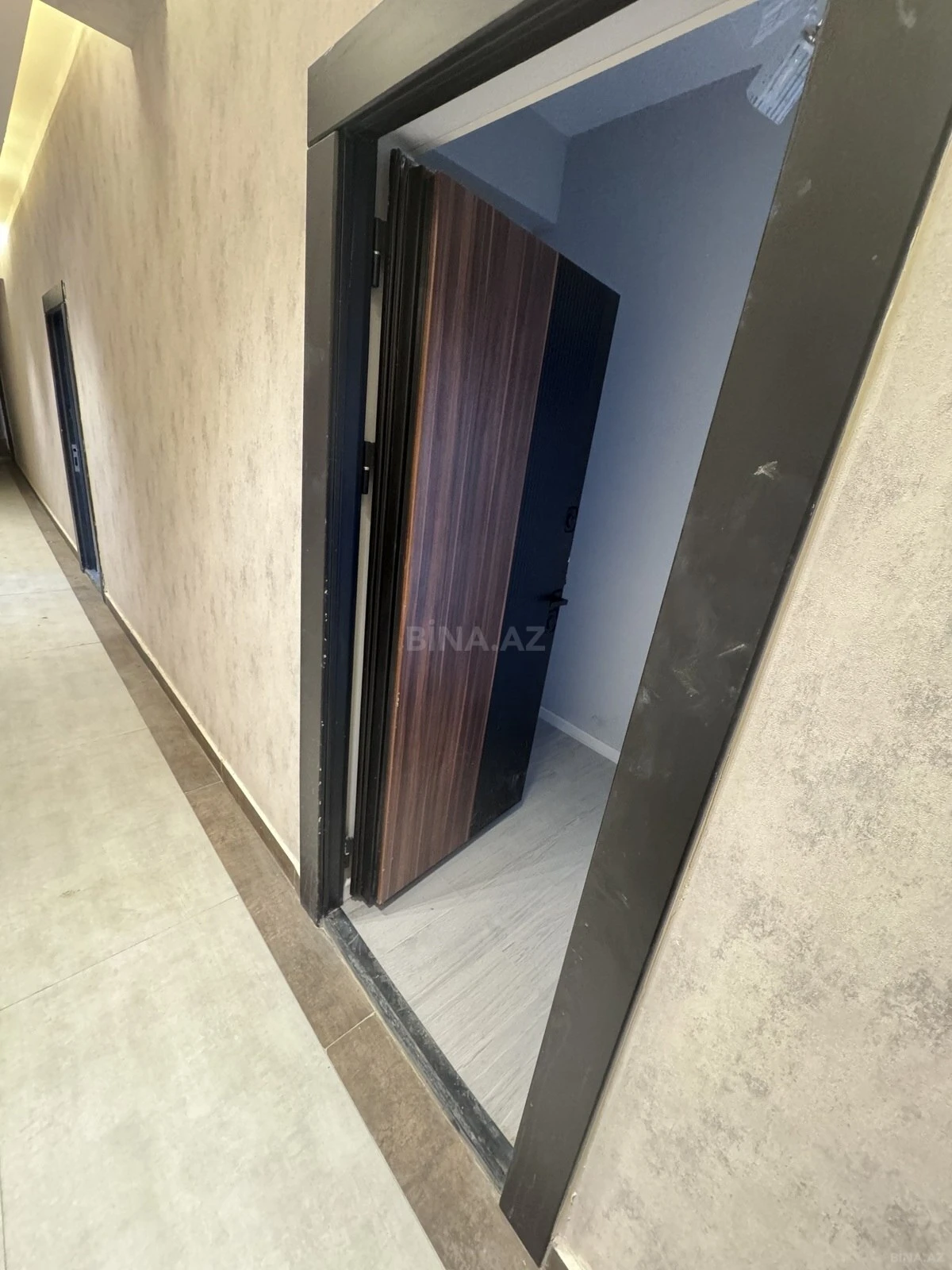 Satılır 3 otaqlı mənzil 101.2 m²