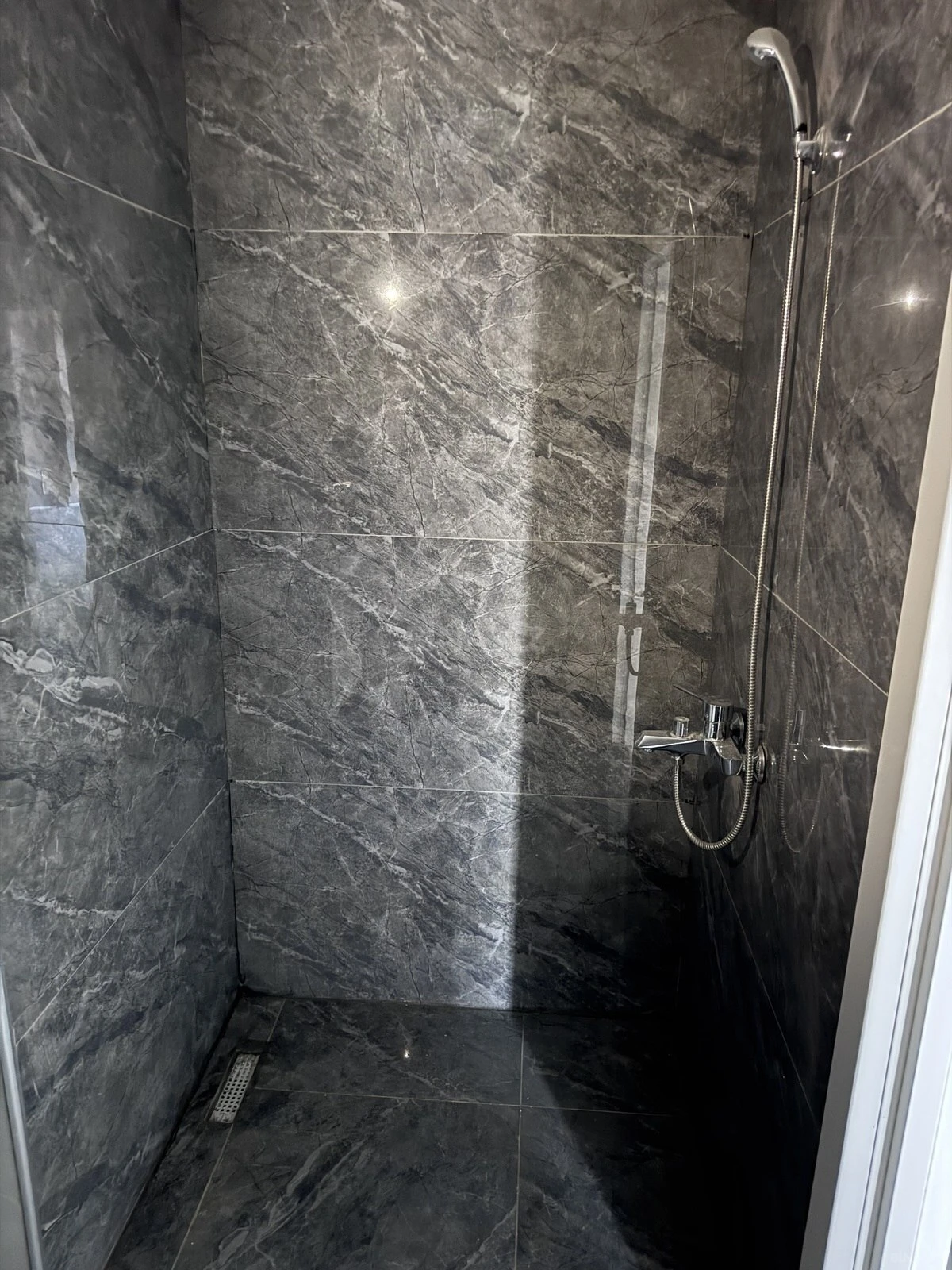 Satılır 3 otaqlı mənzil 101.2 m²