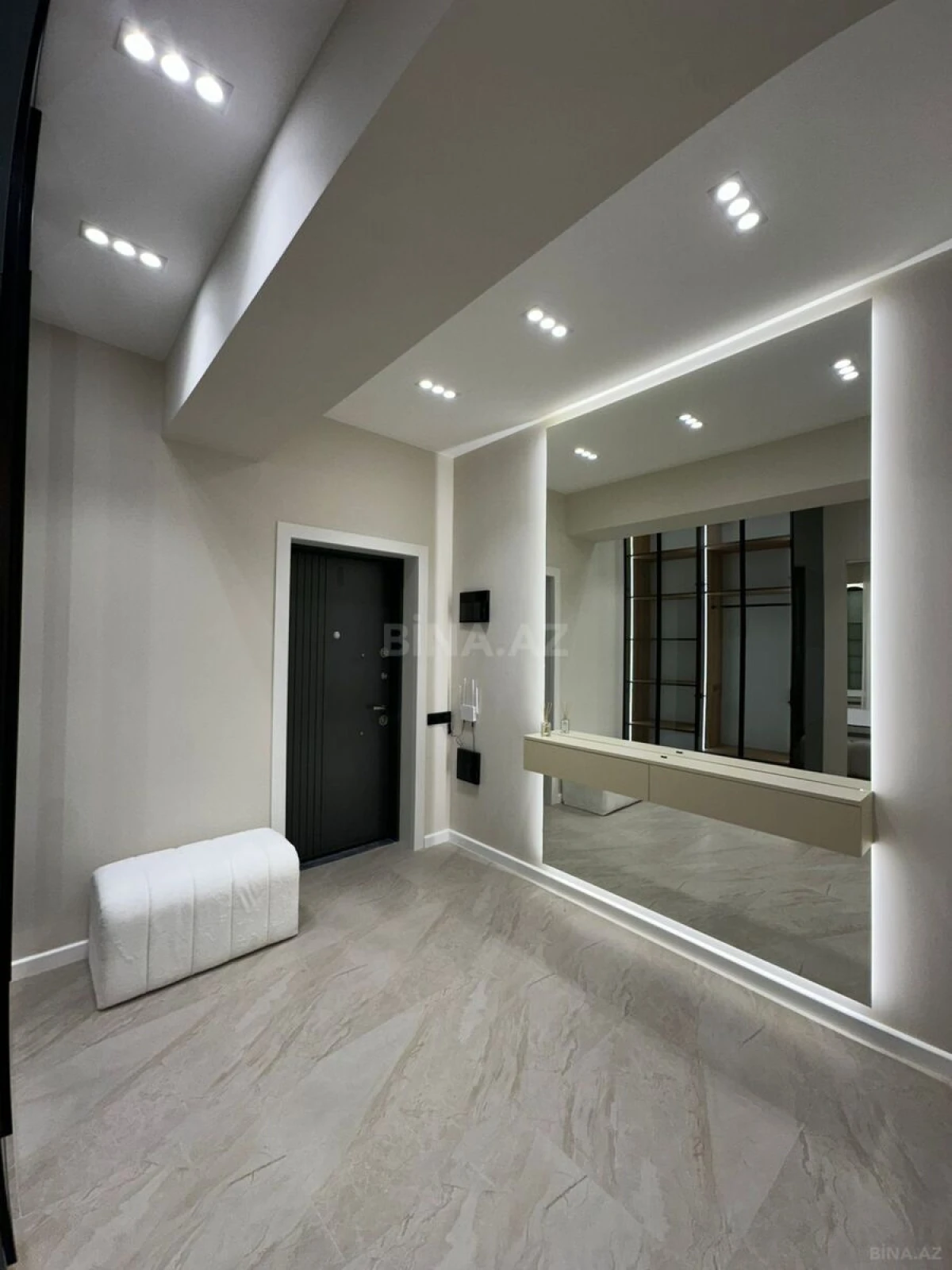 Kirayə verilir 2 otaqlı mənzil 65 m²