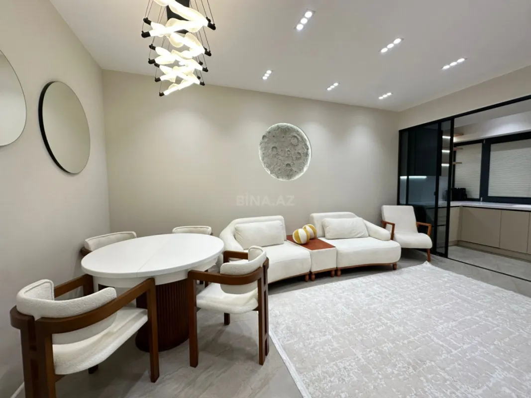 Kirayə verilir 2 otaqlı mənzil 65 m²