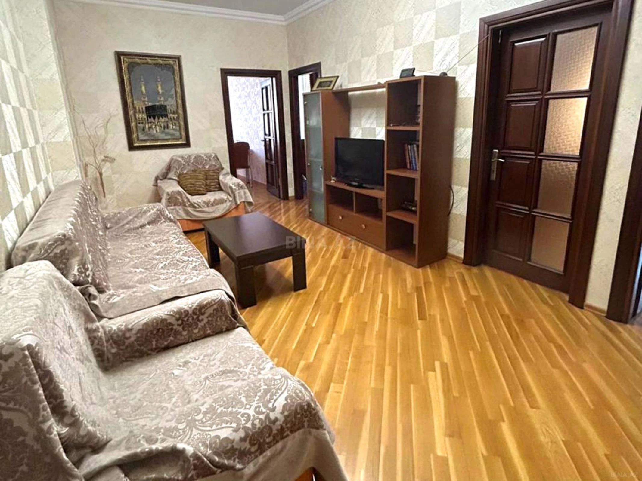 Satılır 4 otaqlı mənzil 134 m²