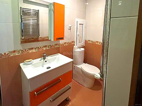 Satılır 4 otaqlı mənzil 134 m²