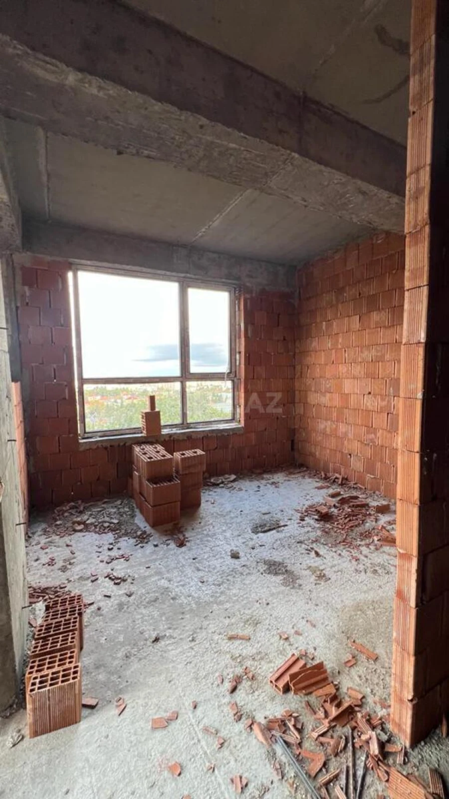 Satılır 2 otaqlı mənzil 79 m²