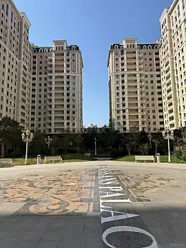 Kirayə verilir 2 otaqlı mənzil 75 m²