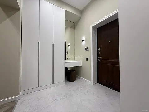 Kirayə verilir 2 otaqlı mənzil 75 m²