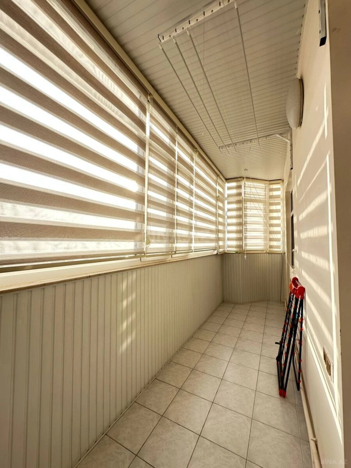 Satılır 4 otaqlı mənzil 175 m²