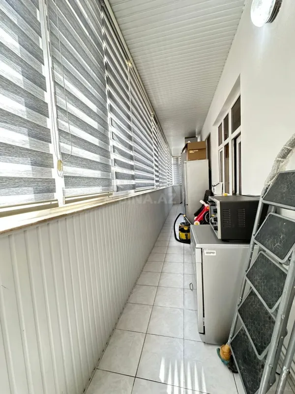 Satılır 4 otaqlı mənzil 175 m²