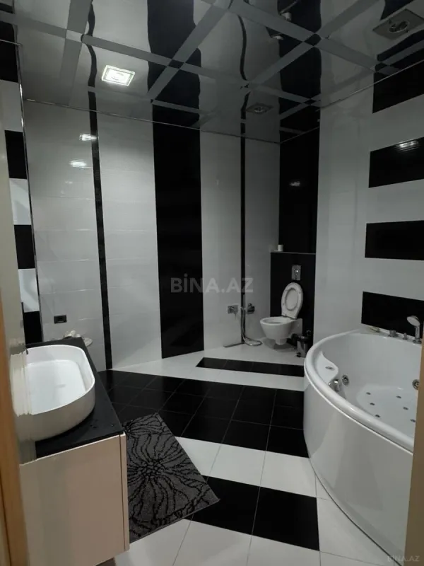 Satılır 4 otaqlı mənzil 200 m²