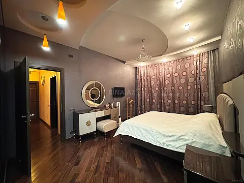 Satılır 4 otaqlı mənzil 200 m²