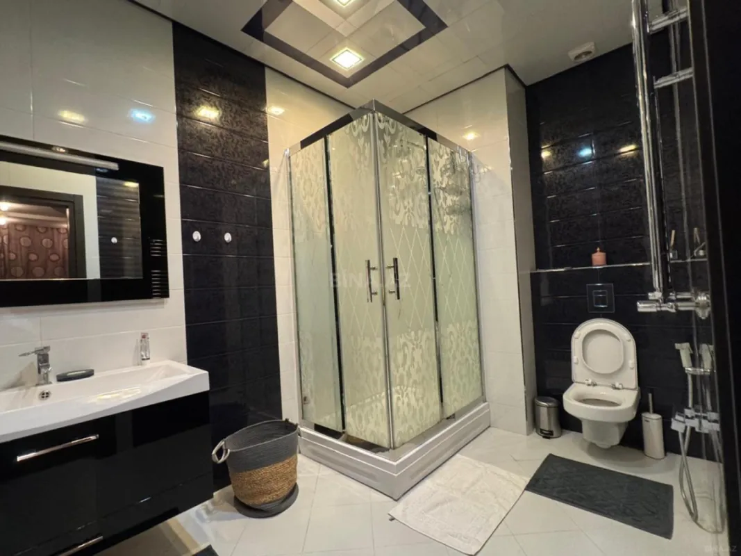 Satılır 4 otaqlı mənzil 200 m²