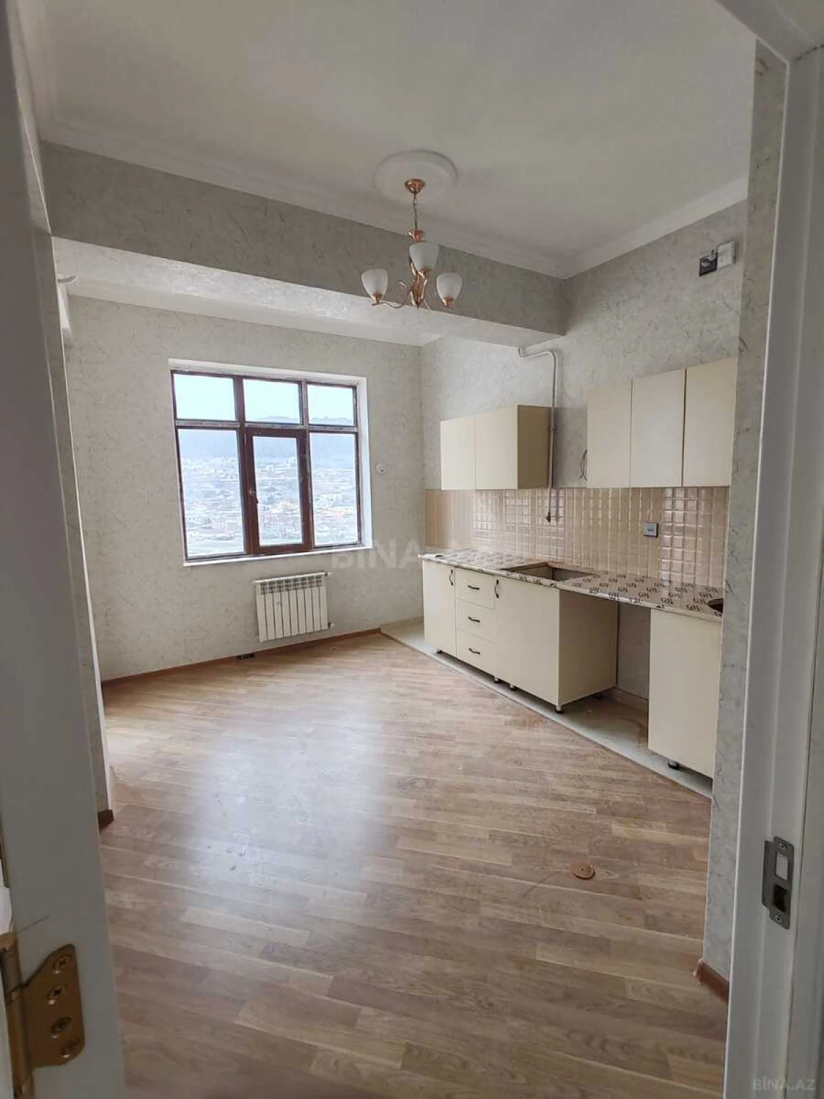 Satılır 2 otaqlı mənzil 105 m²